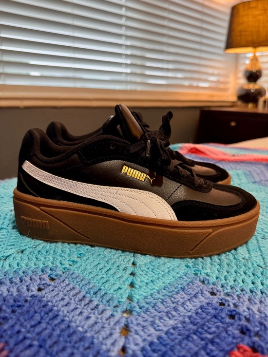 Puma Shoes - Puma Women’s Platform Sneakers size 7
